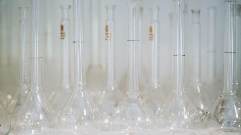Volumetric Flask Class A vs Class B: Which Tolerance Does Your Lab Actually Need?